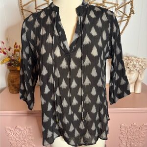 APNY Large Black and White‎ Women's Top
